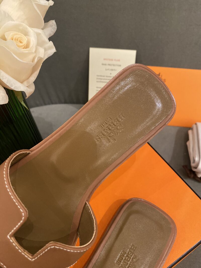 Hermes Slippers In Smooth Leather - Image 4