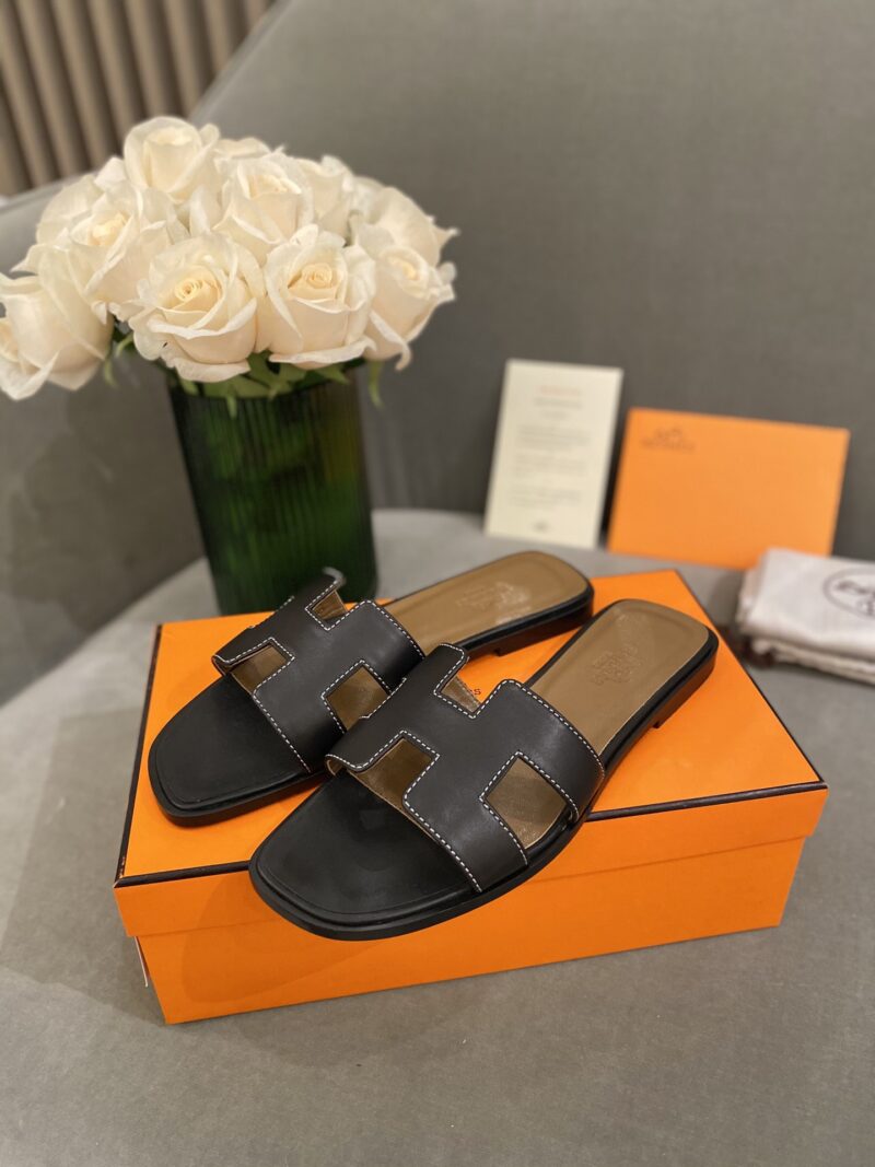 Hermes Slippers In Smooth Leather - Image 7