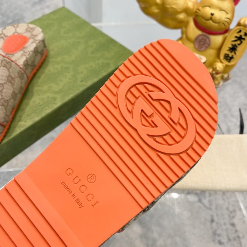Gucci &The North Face Slides - Image 9