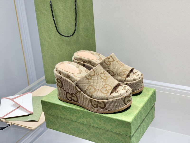 Gucci Slides - Image 4