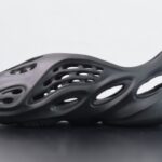 YEEZY FOAM RUNNR ARARAT 7902