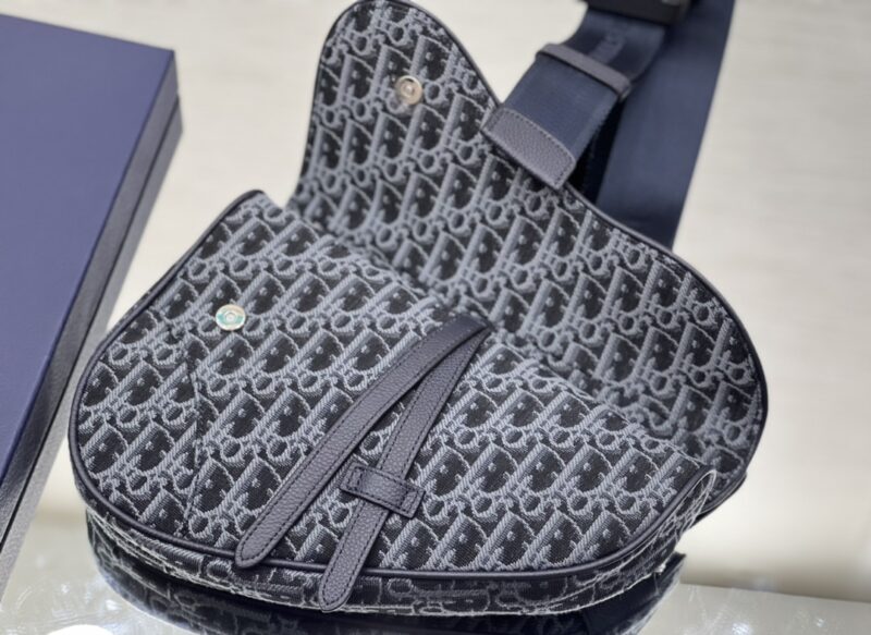 Diro Saddle Bag-20 x 28.6 x 5CM - Image 6