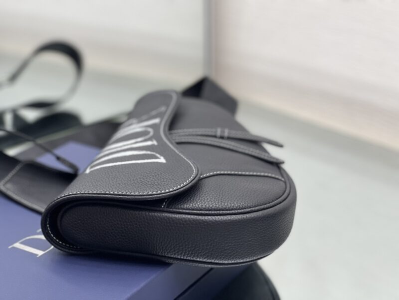 Diro Saddle Bag-20 x 28.6 x 5CM - Image 7