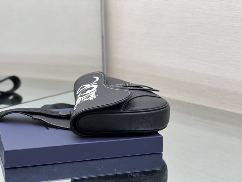 Diro Saddle Bag-20 x 28.6 x 5CM - Image 7