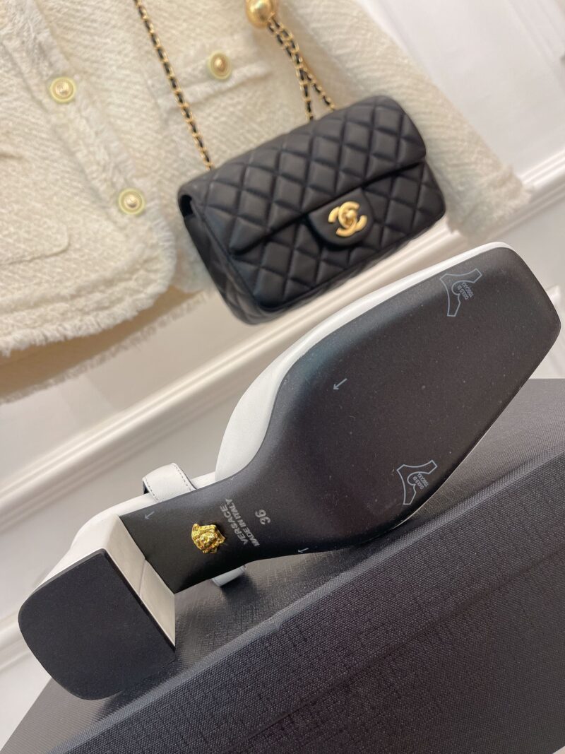 Versace 2022SS Sandals(EU35-42) - Image 9