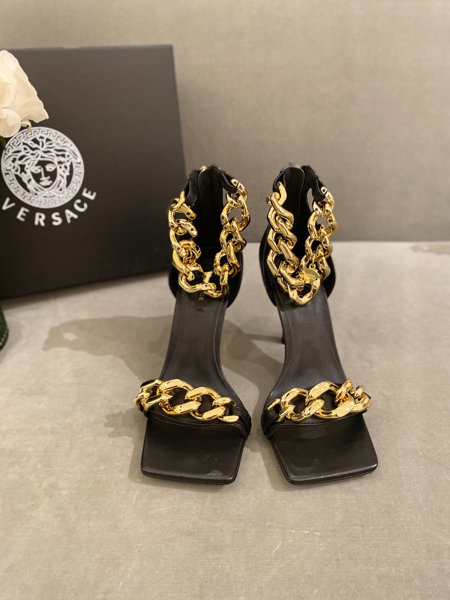 thye-4324335rewrew_6_.jpg Versace Sandals - Image 1