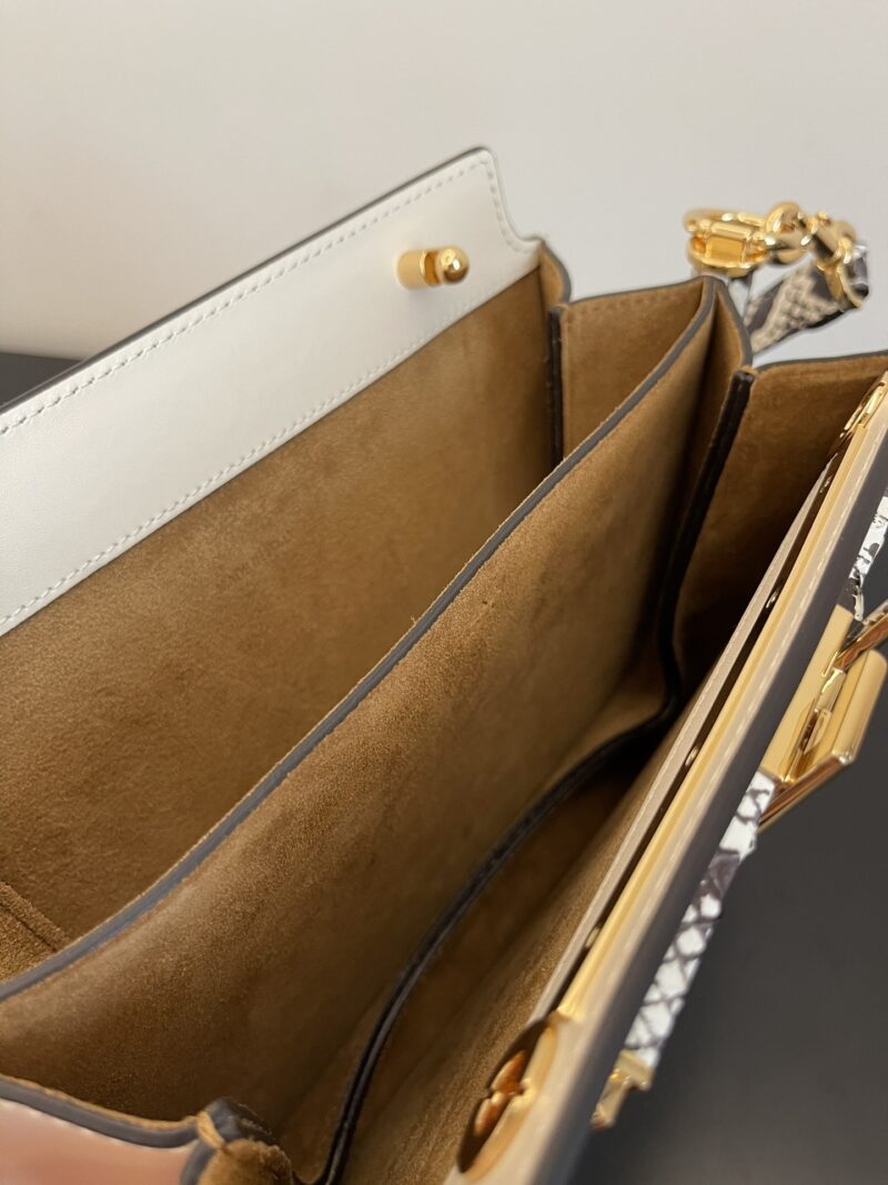 Fendi Touch Handbags-26.5*19*10CM - Image 2