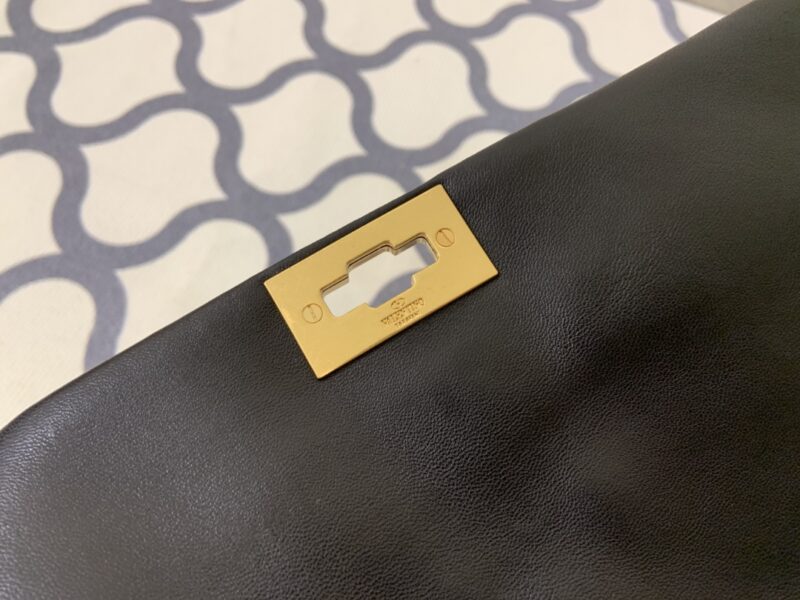 Valentin0 Garavani Roman Stud-Large Size-30*20*12CM - Image 7