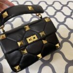 Valentin0 Garavani Roman Stud-Small Size-25*16*10CM