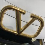 Valentino Garavani Supervee Handbags-26*8*16CM - Image 8