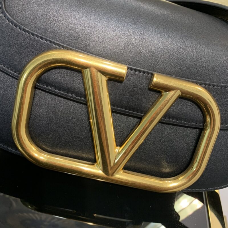 Valentino Garavani Supervee Handbags-26*8*16CM - Image 4