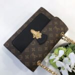 Louis Vuitton Victoire Handbags-27*17*10CM - Image 3
