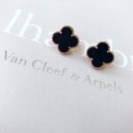 Van Cleef &Arpels Earring - Image 5