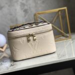 Louis Vuitton Cosmetic Bag-20*13.5*12CM