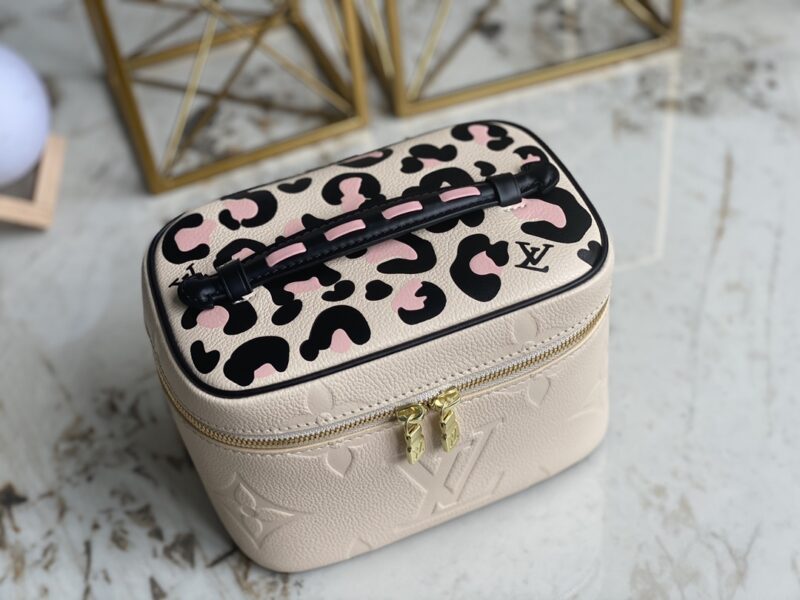 Louis Vuitton Cosmetic Bag-20*13.5*12CM - Image 6