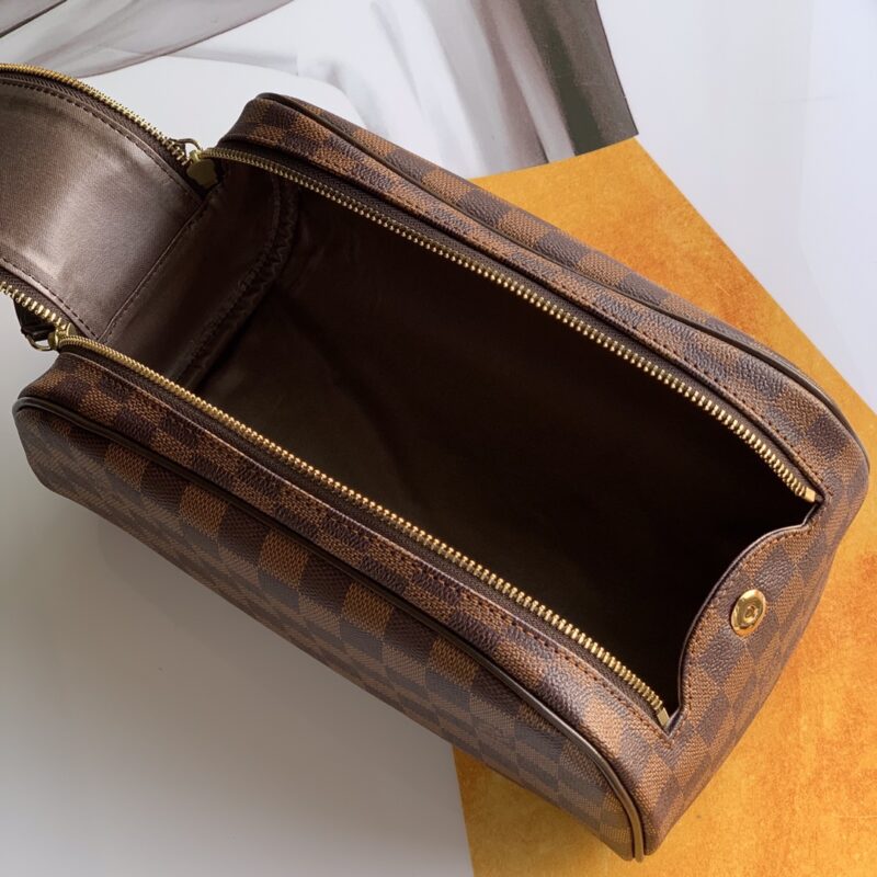Louis Vuitton Cosmetic Bag-M47528-28*16*13CM - Image 7