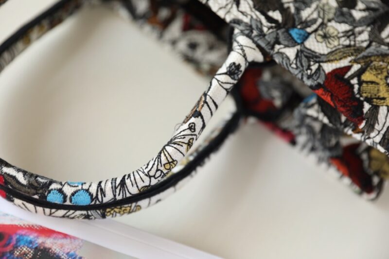 Diro Small Book Tote-36.5CM - Image 5