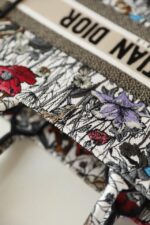 Diro Small Book Tote-36.5CM - Image 9