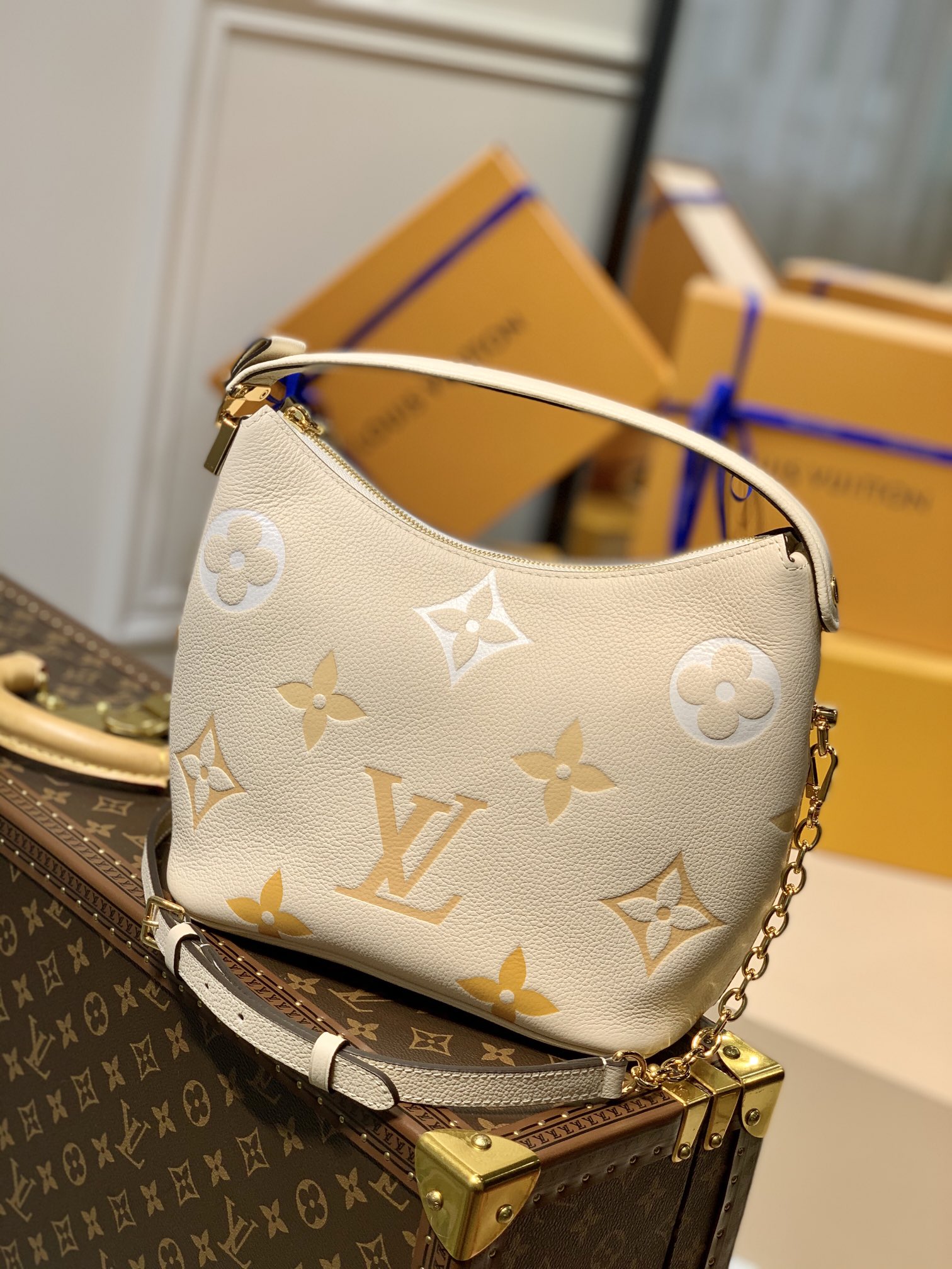wew-0434556reewrwe_8_.jpg Louis Vuitton Marshmallow Hobo-24*22*13CM - Image 1