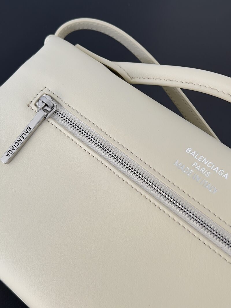 Balenciag Women's Bel Air Small Clutch On Strap in Black-27*5*14CM - Image 6