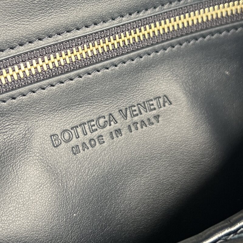 Bottega Veneta Hop Bag-46x21x10CM - Image 8