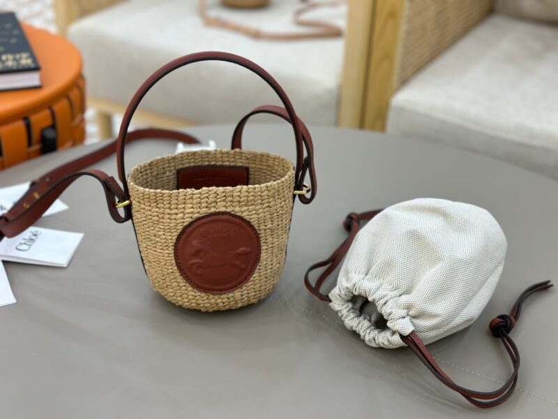 Chloé Mini Horse Medal Basket In Natural Fibers-14x12.5x14CM - Image 4