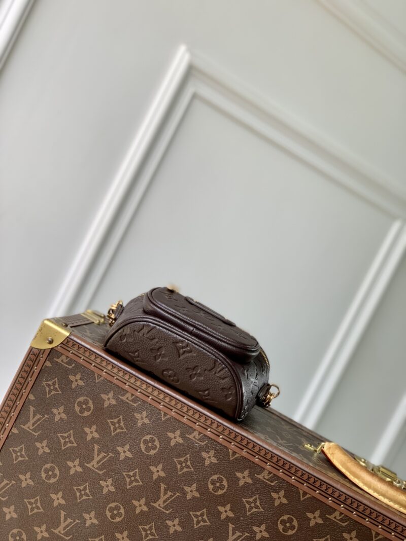 Louis Vuitton Mini Bumbag-17 x 12 x 9.5CM - Image 4