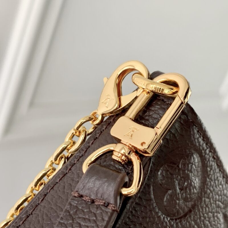 Louis Vuitton Easy Pouch On Strap-19x11.5x3CM - Image 5
