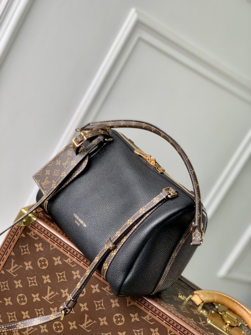 Louis Vuitton M13667 Top Handbags-25*15*18CM - Image 2