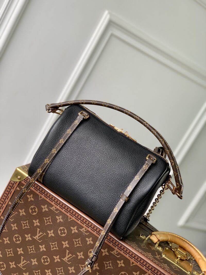 Louis Vuitton M13667 Top Handbags-25*15*18CM - Image 3