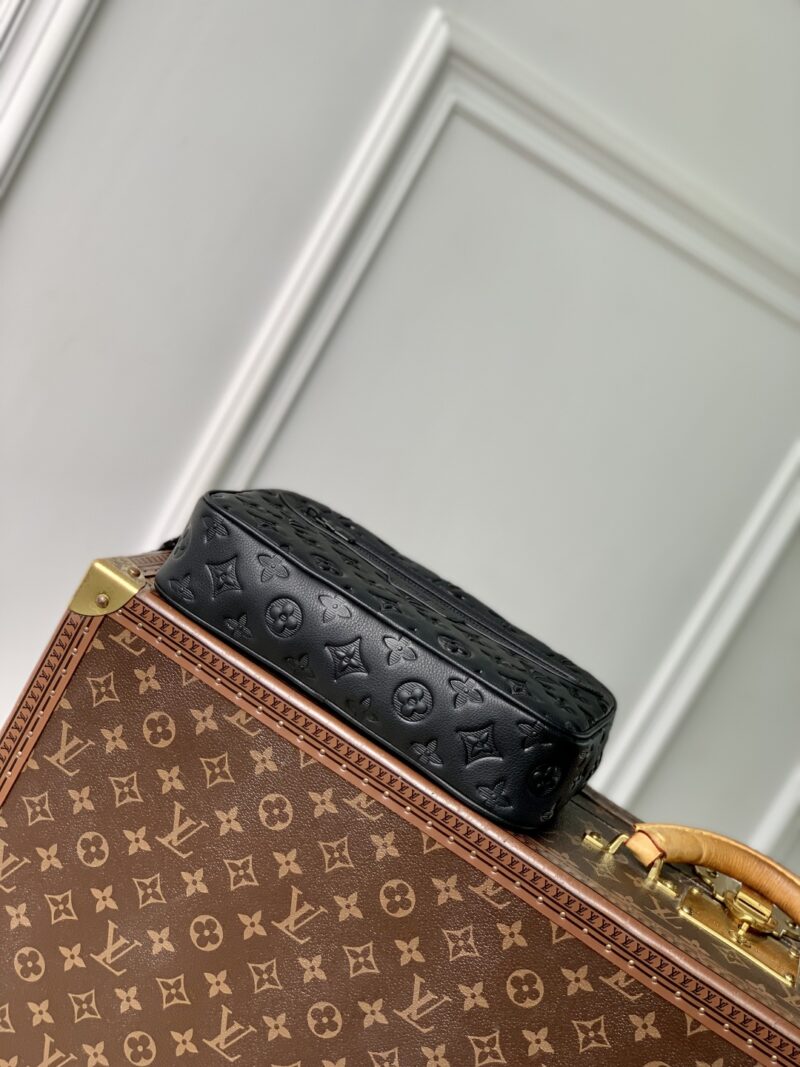 Louis Vuitton Pochette Kasai -24.5 x 15.5 x 6CM - Image 4