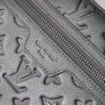 Louis Vuitton Pochette Kasai -24.5 x 15.5 x 6CM - Image 6