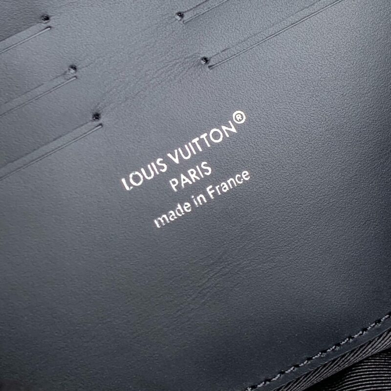 Louis Vuitton Pochette Kasai -24.5 x 15.5 x 6CM - Image 8
