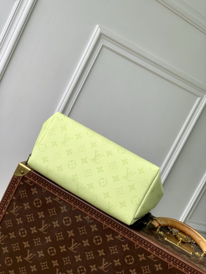 Louis Vuitton Discovery Slim-M14020-38 x 13 x 28CM - Image 4