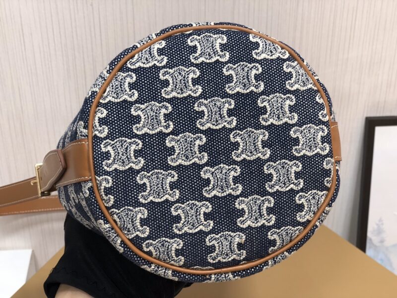 Celin Cabas Triomphe Bucket14X 21 X 14CM - Image 5