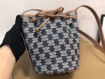 Celin Cabas Triomphe Bucket14X 21 X 14CM - Image 7