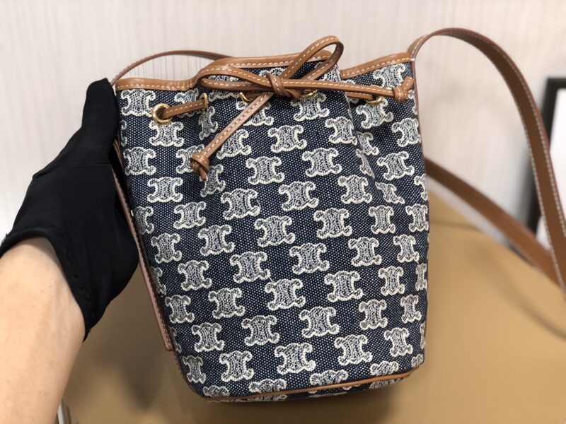 Celin Cabas Triomphe Bucket14X 21 X 14CM - Image 7