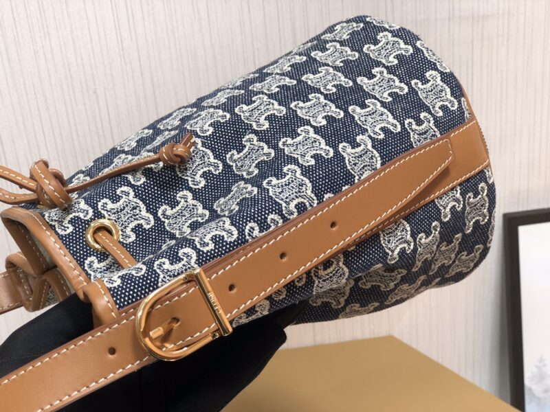 Celin Cabas Triomphe Bucket14X 21 X 14CM - Image 8