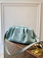 Louis Vuitton Scala Handbags-23*12.5*5CM