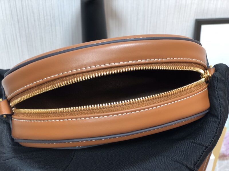 Celin Cabas Triomphe Handbags-16*13*4CM - Image 2