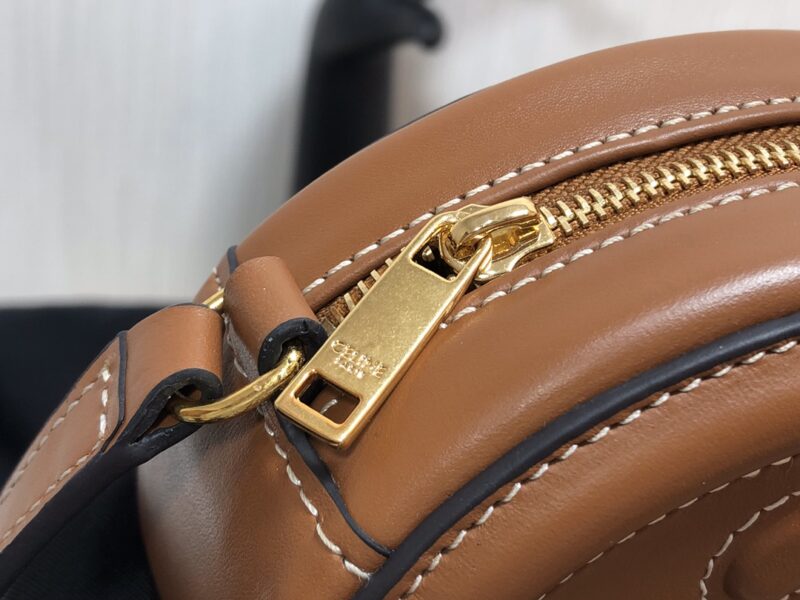 Celin Cabas Triomphe Handbags-16*13*4CM - Image 9