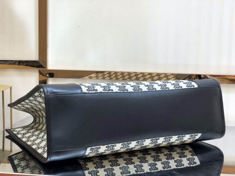 Celin Cabas Triomphe Tote-43*31* 15CM - Image 6