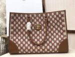 Celin Cabas Triomphe Tote-43*31* 15CM - Image 4