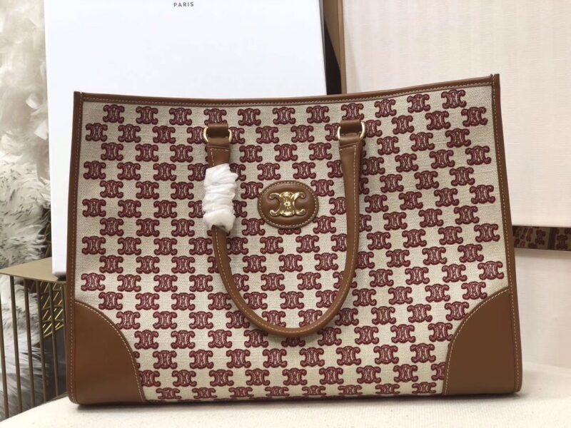 Celin Cabas Triomphe Tote-43*31* 15CM - Image 4