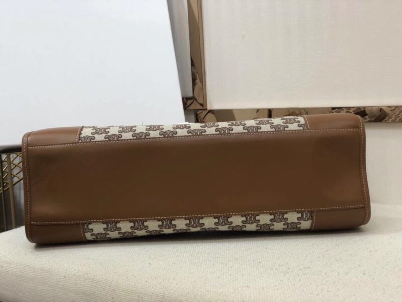 Celin Cabas Triomphe Tote-43*31* 15CM - Image 6