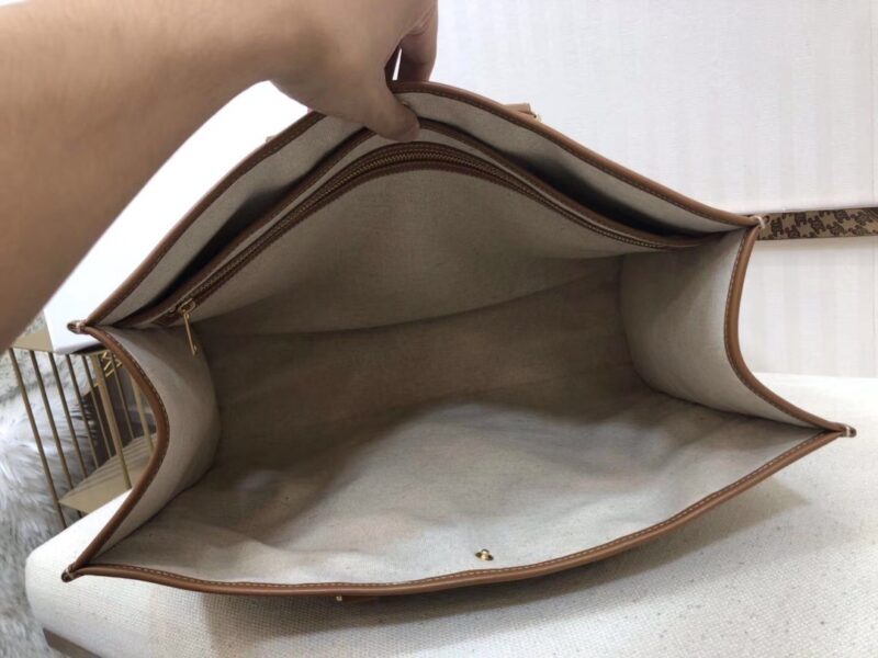 Celin Cabas Triomphe Tote-43*31* 15CM - Image 8