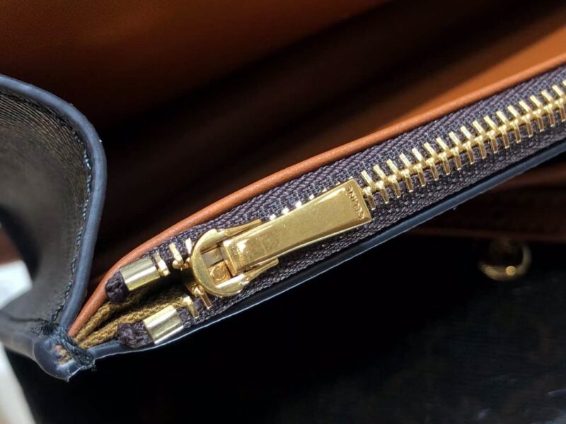 Celin Clutch On Strap-18*8*5CM - Image 5