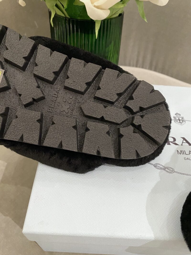 Prada Slides - Image 4