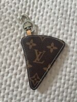 LV pizza bag charm - Image 2