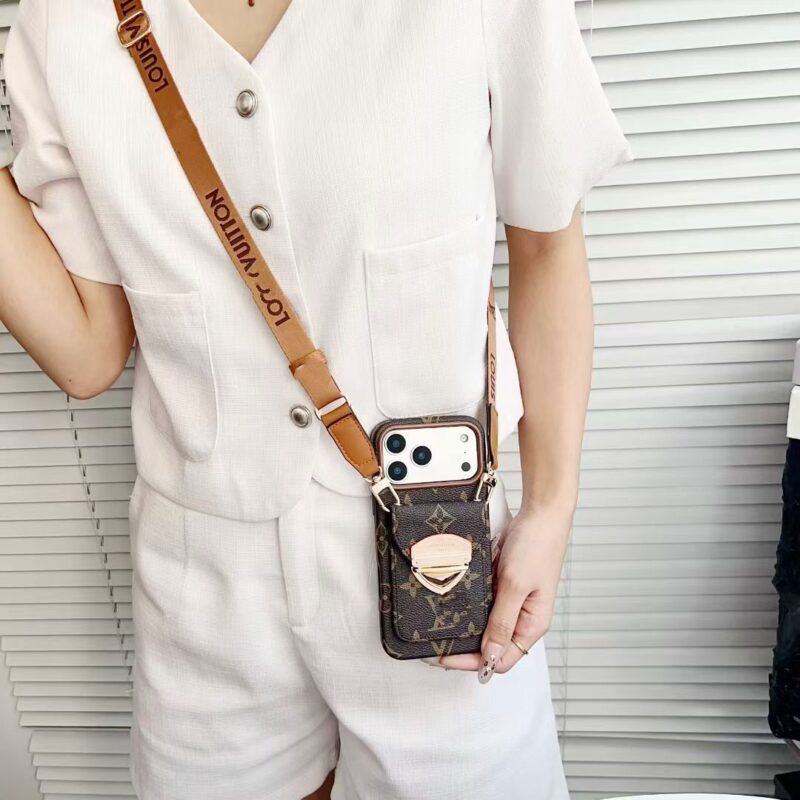 Lv phonecase with cardholder - Image 3